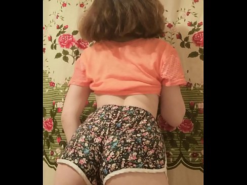 ❤️ Seksikäs nuori beibi riisuu shortsinsa kameran edessä Kaunis porno at us ❌
