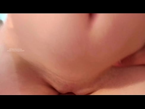 ❤️ Nukuin siskoni huoneessa ja niin heräsin siihen Kaunis porno at us ❌