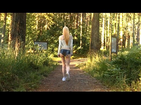 ❤️ Kaunis nainen liikkuu hitaasti, ei alaston video Kaunis porno at us ❌